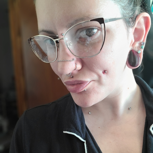 Meet your Posher, Leah - Picture 7 of 7